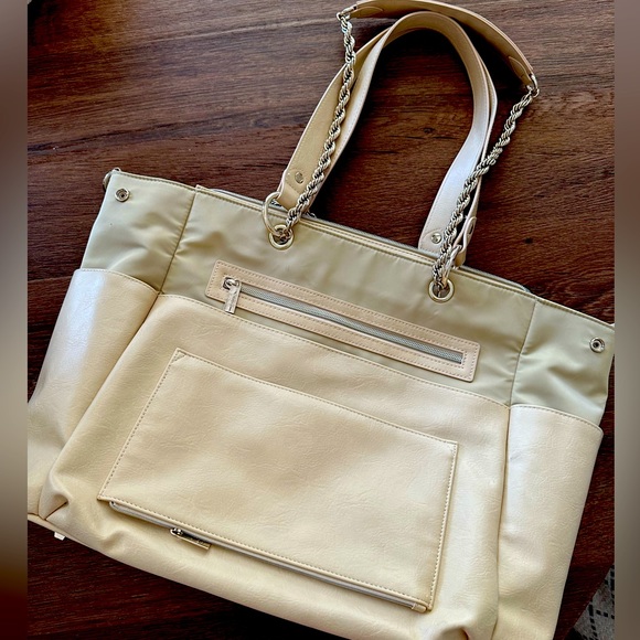 Beis Diaper Bag - Picture 7 of 9